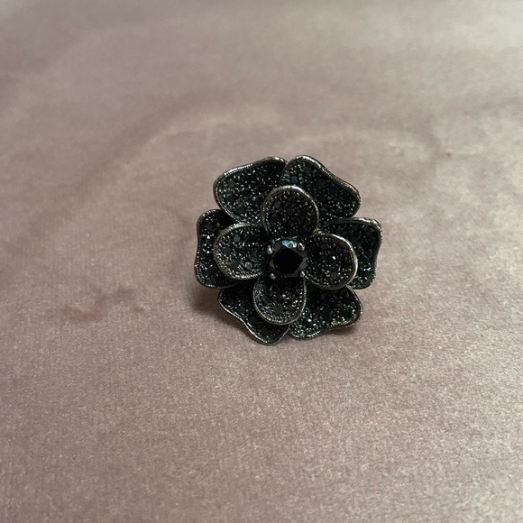 Sterling Silver Black Flower Ring - Picture 1 of 4